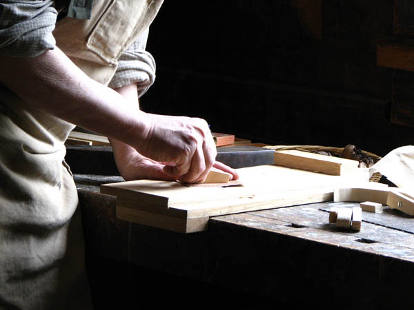 Nuestro equipo de profesionales cuenta  con muchos años de contrastada <strong>experiencia</strong> en el sector de la <strong>carpintería de madera en Piera</strong>.
